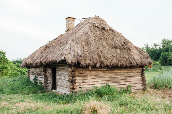 山 - ウクライナの古い木造住宅 — ストック写真