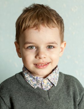 Ve o kadar mutlu küçük adam şaşırır.