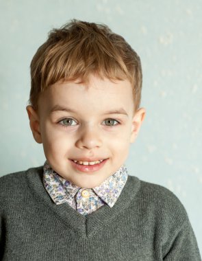 Ve o kadar mutlu küçük adam şaşırır.