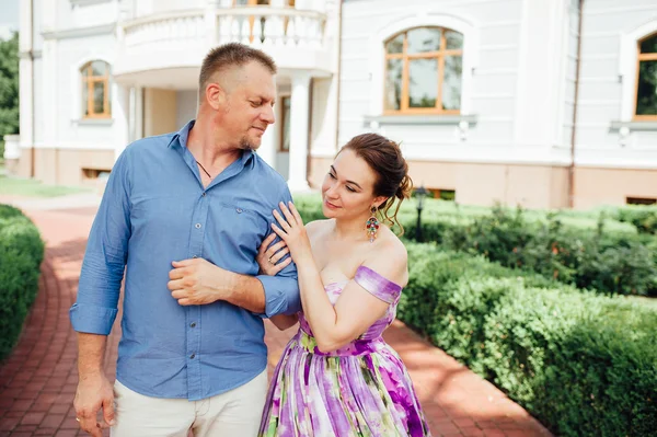 Portrait of Happy Family In Park - outdoor shot — Stock Photo, Image