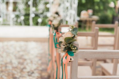 Düğün için sandalye kümesi veya başka bir yiyecek ve içecek olay