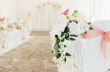 güzel dekorasyonu kapalı düğün için