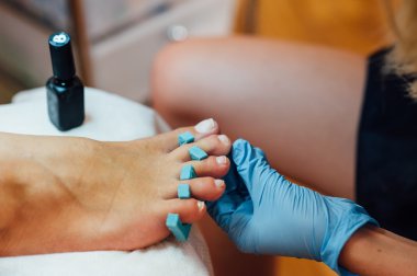 Master pedikür çivi ve cuticles closeup .