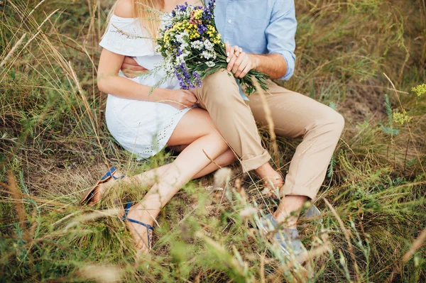 Bellissimo bouquet di fiori selvatici — Foto Stock