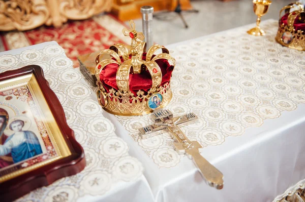 Various accessories for the wedding in the church — Stock Photo, Image