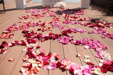 parkta güzel düğün detayları