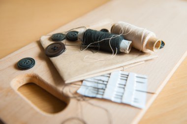 Natürmort gemide çeşitli dikiş aksesuarları