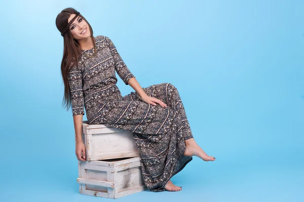 Portrait of beautiful glamor hipster young hippie woman in studio. — Stock Photo, Image