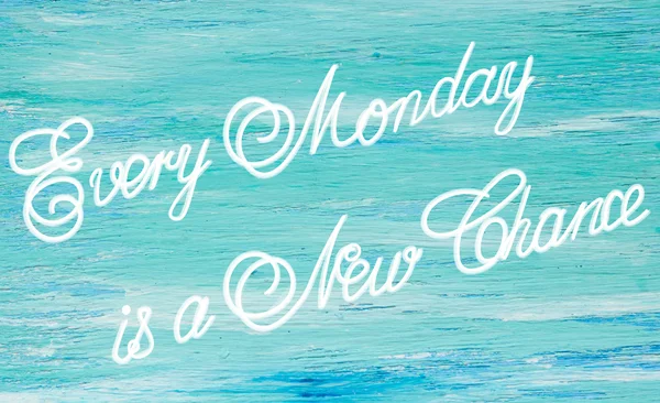 Her Pazartesi kartpostallar, iş fikirleri, duyurular için yazı bir New Chance ilham tırnak, bir kadın el defteri güzel el yazısı ile bir not yazmak. ahşap arka plan