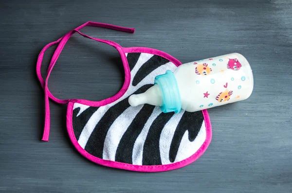 Spullen en speelgoed voor pasgeboren baby, mode concept — Stockfoto