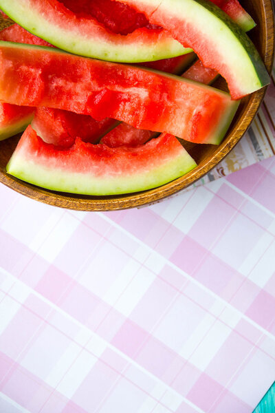 понятие сырой пищи диеты, едят слишком много арбуза, и отравлены пестицидами, чем опасные арбузы выгоды арбуз, место для текста
