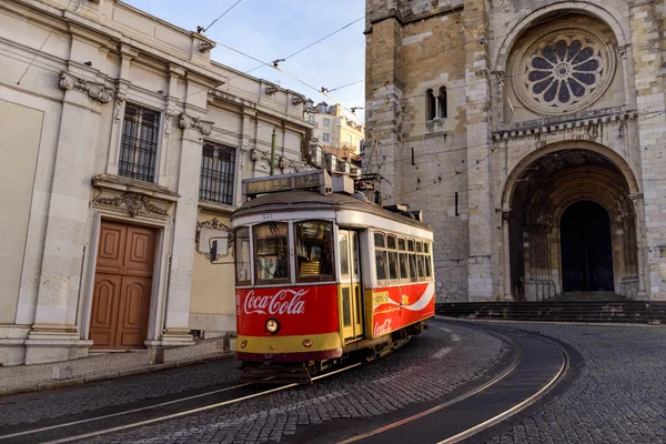 Tradycyjny tramwaj w Lizbonie — Zdjęcie stockowe