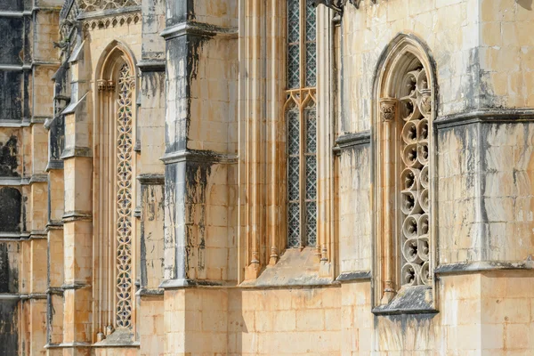 바 탈 랴 수도원, 포르투갈의 장식된 창 — 스톡 사진