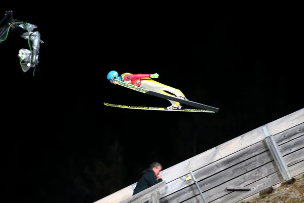 64th Four Hills Tournament, Skier Soars through the air — Stockfoto