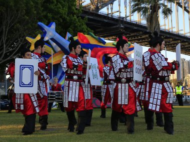 Harbour Bridge adlı dans sanatçılar
