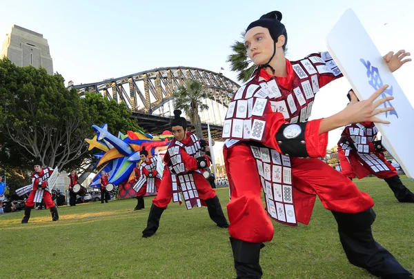 Harbour Bridge adlı dans sanatçılar