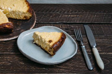 peynirli kek parçası