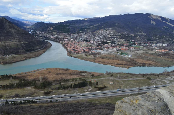 İki nehir Kafkasya, Kura ve Aragvi birleşmesi