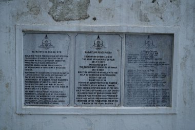 Barış Pagoda, Darjeeling 'deki turistik yerlerden biridir. Dünyadaki tüm milletlerin ve dinlerin uzlaşması ve barışı için kurulmuştur..