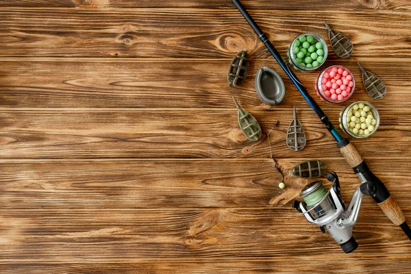 Zubehör Zum Karpfenfischen Und Fischköder Auf Holzplanken Mit Kopierraum — Stockfoto