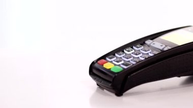 Ödeme cep telefonu ve NFC teknolojisiyle yapılıyor. Yüksek görünüm