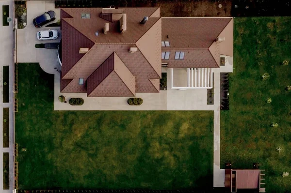 Vista Aérea Superior Uma Casa Privada Com Pátio Pavimentado Com — Fotografia de Stock