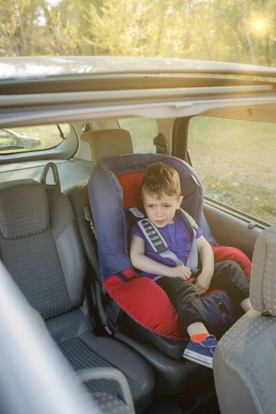 Het Jongetje Had Een Gordel Auto Voertuig Vervoersconcept — Stockfoto