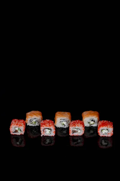 Philadelphia Roll Salmon Cheese Cucumber Black Background Reflection Sushi Philadelphia — Stock Photo, Image