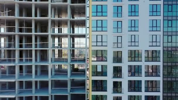 Lucht Uitzicht Hoge Residentiële Appartement Gebouw Aanbouw Veel Ramen Nieuwe — Stockvideo