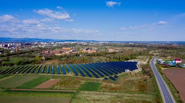 Painel Solar Produz Energia Verde Ecológica — Fotografia de Stock