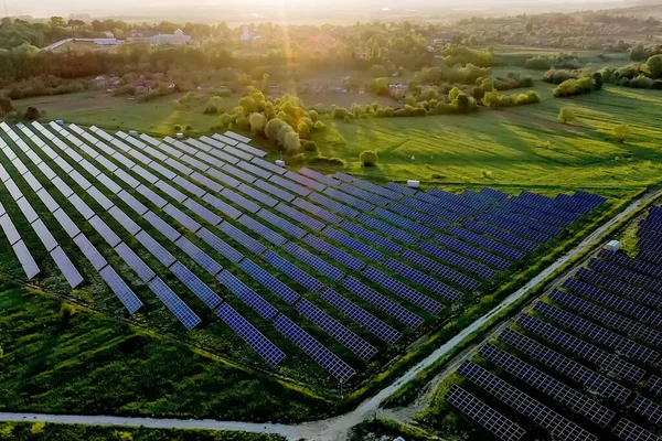 Ecología Paneles Centrales Solares Los Campos Energía Verde Atardecer Paisaje —  Fotos de Stock
