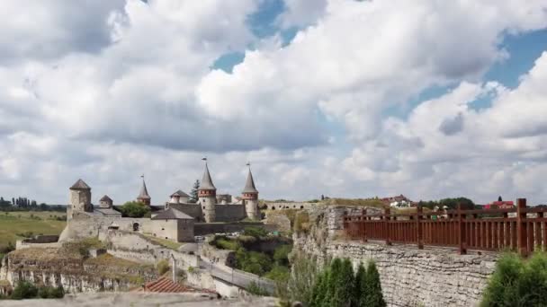 ウクライナのカミネツ ポディルスキーの中世の城 タイムラプス — ストック動画