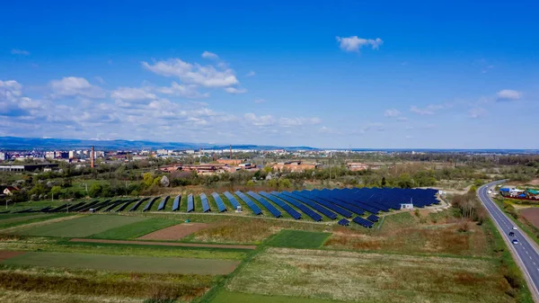 Solarzellen Erzeugen Grüne Umweltfreundliche Energie — Stockfoto