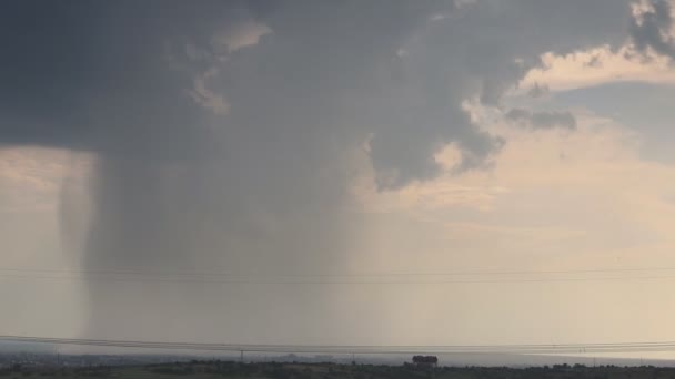 Χρονικό Σφάλμα Σύννεφα Και Αστραπή Πάνω Από Τον Ορίζοντα Λιβαδιών — Αρχείο Βίντεο