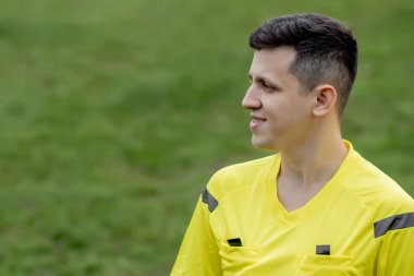 Gülümseyen hakemin portresi. Spor anlayışı, kural ihlali, ofsayt