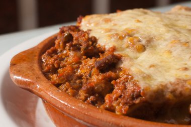 İtalyan Bolognese lazanya