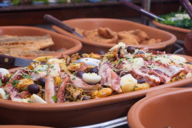Geleneksel Brezilya feijoada 