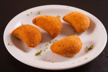 Tradicional karides Risoles
