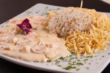 Straganof karides yemek