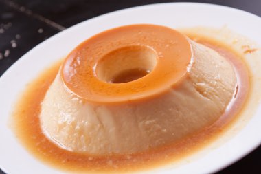 Süt puding tatlısı