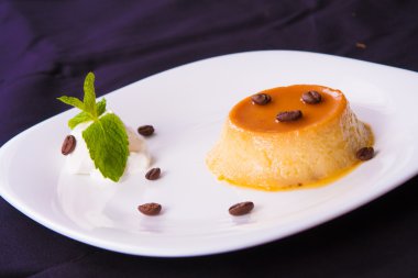 Geleneksel süt puding