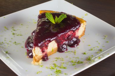 kırmızı meyve cheesecake
