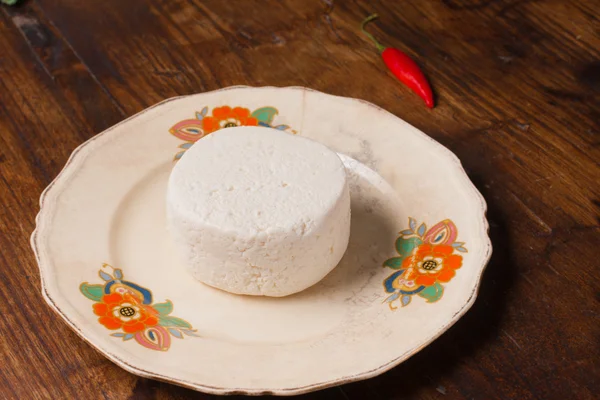 Queso Ricotta en el plato —  Fotos de Stock