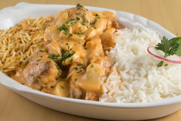 Stroganoff Pescado con arroz — Foto de Stock