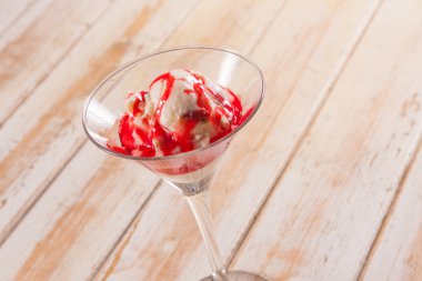 Vanilyalı dondurma.