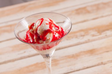 Vanilyalı dondurma.