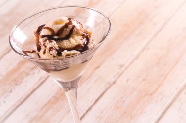 Vanilyalı dondurma.