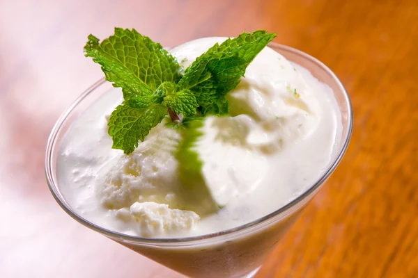 Vanilyalı dondurma.