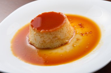 Küçük süt puding