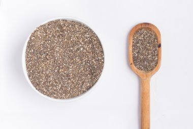 Chia tohum bir kasenin içine